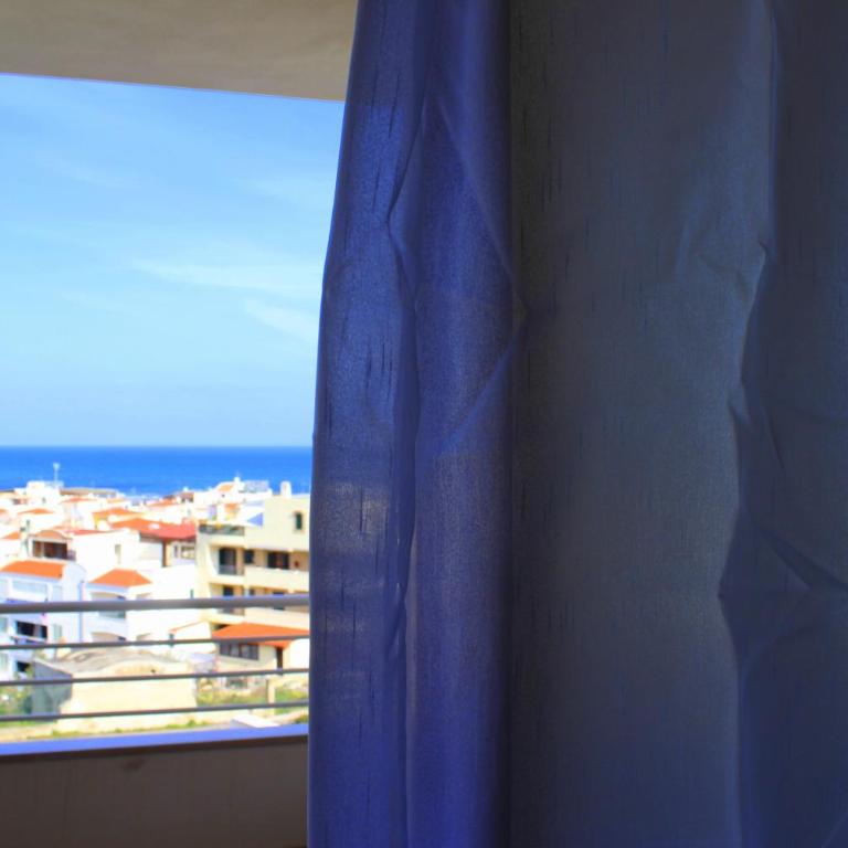 Navicri B&B - Camera Matrimoniale con Balcone e Vista Mare - 9