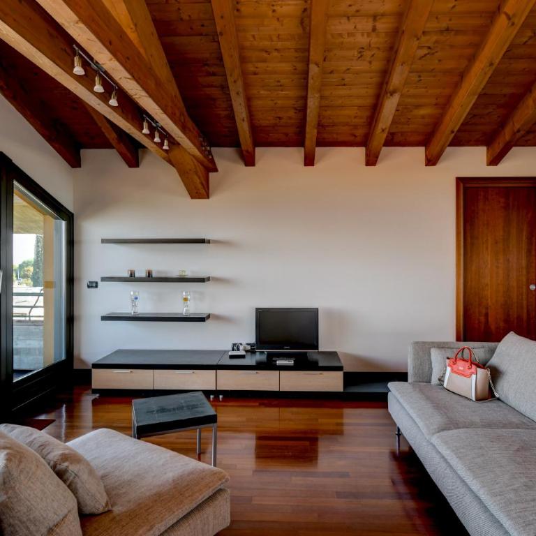 Paradise Lake View in a 5 pools exclusive residence DesenzanoLoft Official Partner Homes & Villas by Marriott Bonvoy - Appartamento con Vista Lago - 9
