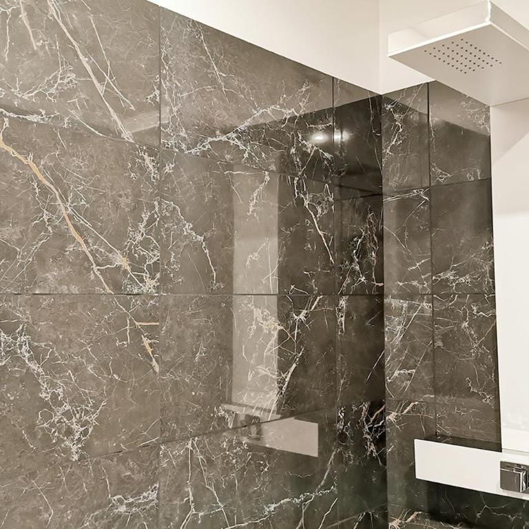 Appart Hotel Spa Perpignan - Suite Lit Queen-Size avec Baignoire Spa - 7
