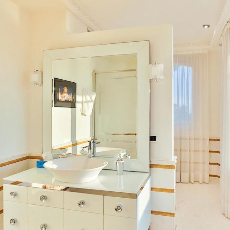 Luxury Villa at Mont Boron, swimming pool overviewing the bay - Villa avec Piscine Privée - 8
