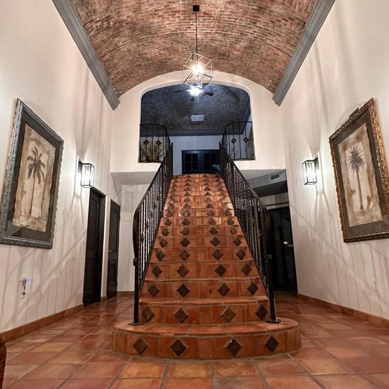 BEST BEACH HOUSE ON SANDY BEACH w NO CLEAINING FEE 5 bed 5 bath DOUBLE GATED - Casa de 5 dormitorios - 1