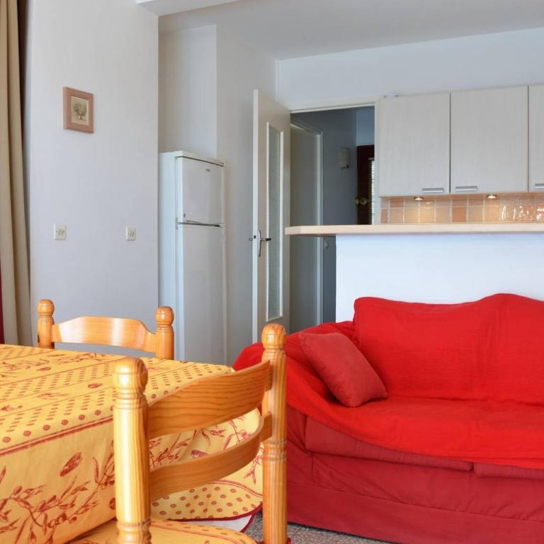 Charmant T2 avec balcon, proche plage Saint Clair, parking, 4 couchages - Le Lavandou - FR-1-251-258 - Apartment (4 Adults) - 4