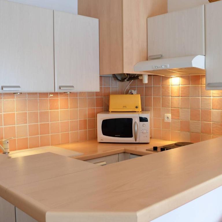 Charmant T2 avec balcon, proche plage Saint Clair, parking, 4 couchages - Le Lavandou - FR-1-251-258 - Apartment (4 Adults) - 5