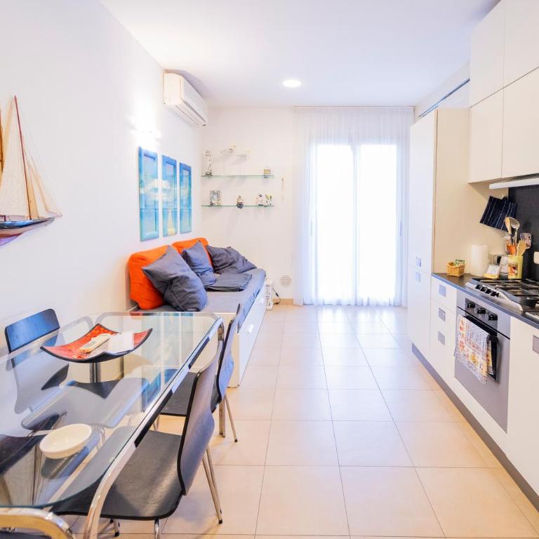 113 - Casa Le Terrazze in centro 100 metri Mare Spiaggia, BOX AUTO GRATIS - Appartamento con 1 Camera da Letto - 4