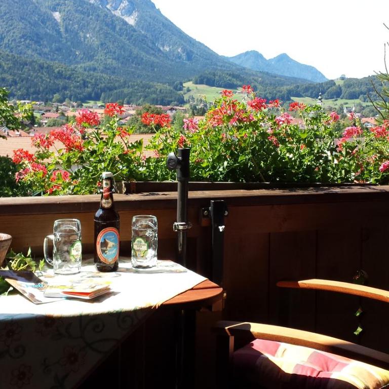 Pension Staufenhof - Doppelzimmer mit Balkon - 1