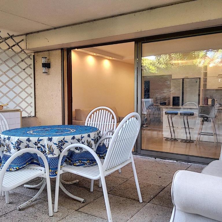Château de la Pinede - Deluxe Apartment mit 2 Schlafzimmern und Gartenblick - 18