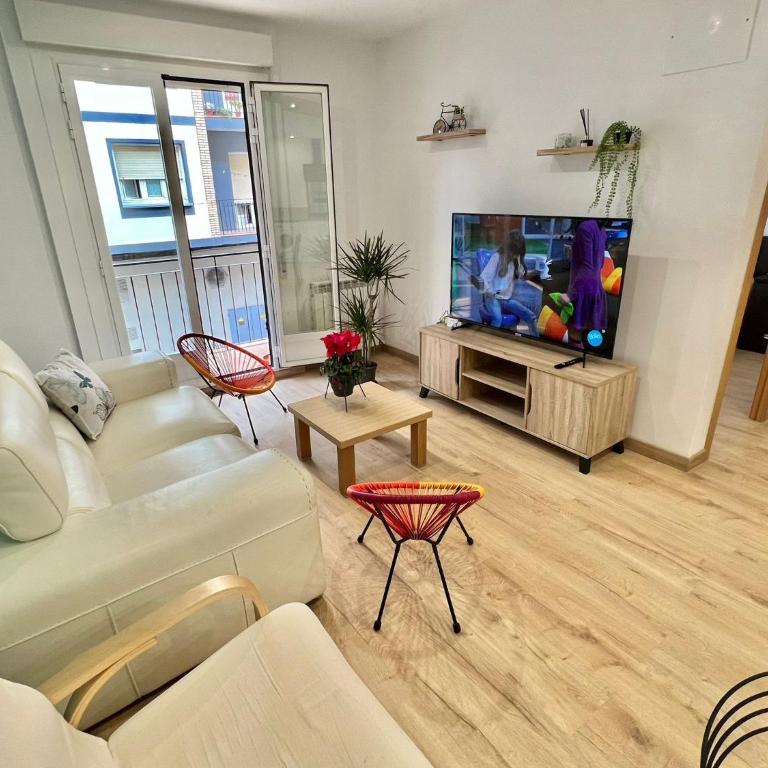 CLOSE TO GRAN VIA Centro familiar con Wifi by Apartamentos Logrono - Apartamento de 3 dormitorios - 6