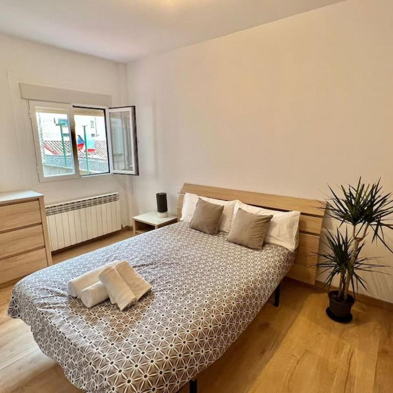 CLOSE TO GRAN VIA Centro familiar con Wifi by Apartamentos Logrono - Apartamento de 3 dormitorios - 43
