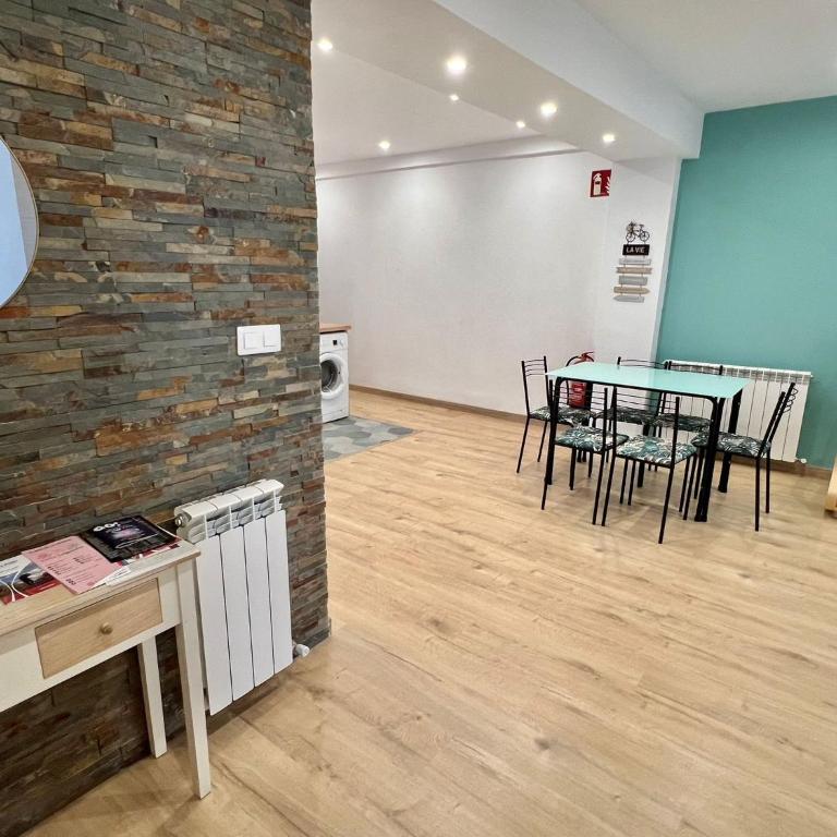 CLOSE TO GRAN VIA Centro familiar con Wifi by Apartamentos Logrono - Apartamento de 3 dormitorios - 46