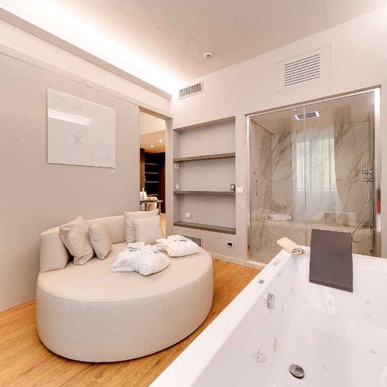 Best Western Hotel Nazionale - Suite Lit King-Size avec Jacuzzi et Bain Turc - 7