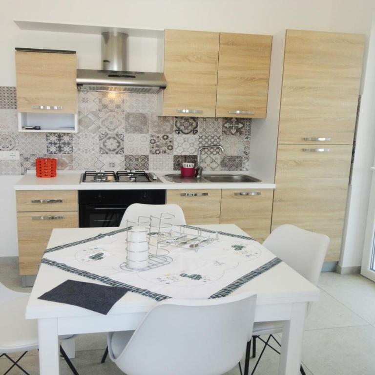 Appartamento Torre San Giovanni centro Beethoven 128 - Verso Sud - Appartamento con 2 Camere da Letto - 3