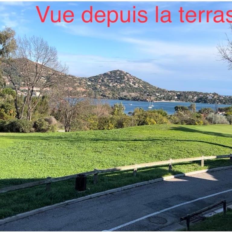 Village pierre et vacances cap Estérel, vue mer et Estérel, classé 3 étoiles - Appartement - 12