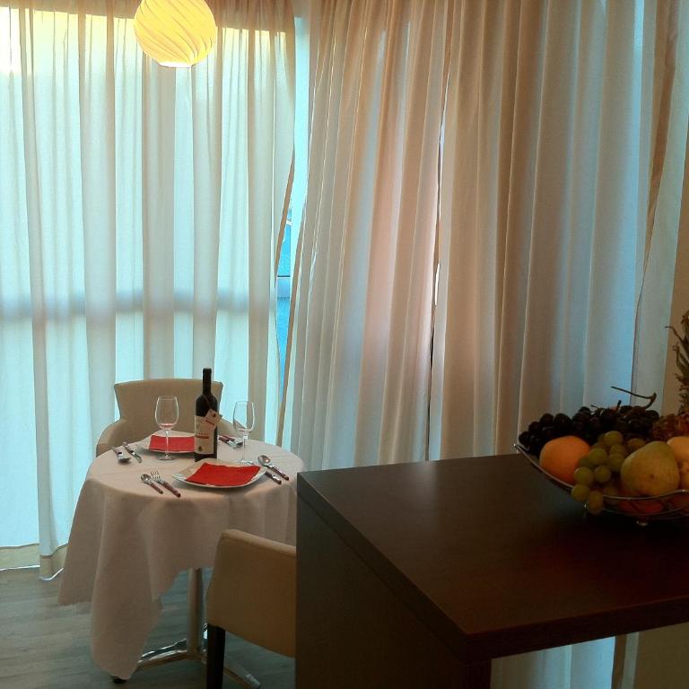 Apartments and Rooms Grand Palazzo - Apartman s 1 Spavaćom Sobom i Balkonom - 6