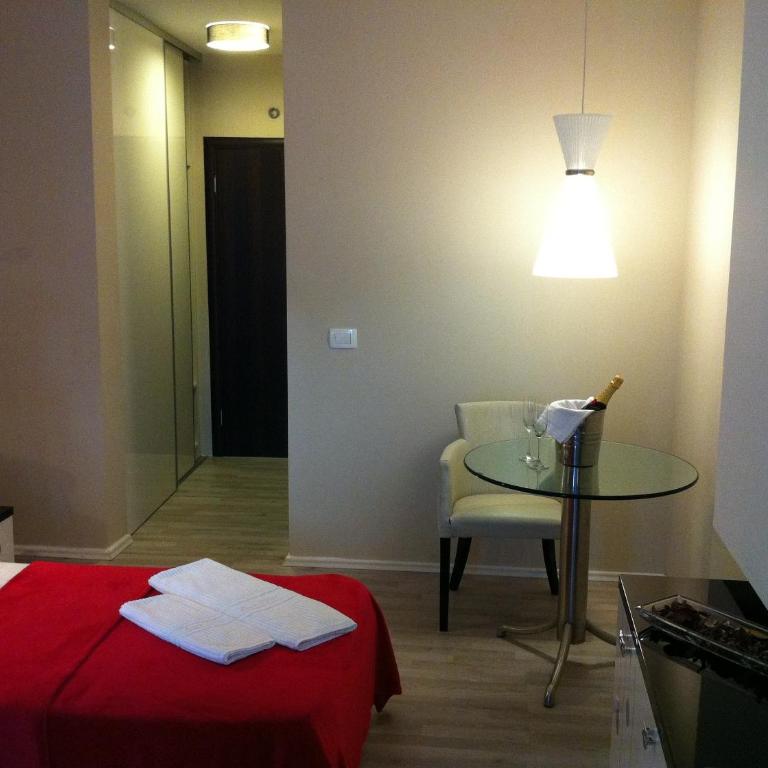 Apartments and Rooms Grand Palazzo - Trokrevetna Soba sa Balkonom - 2