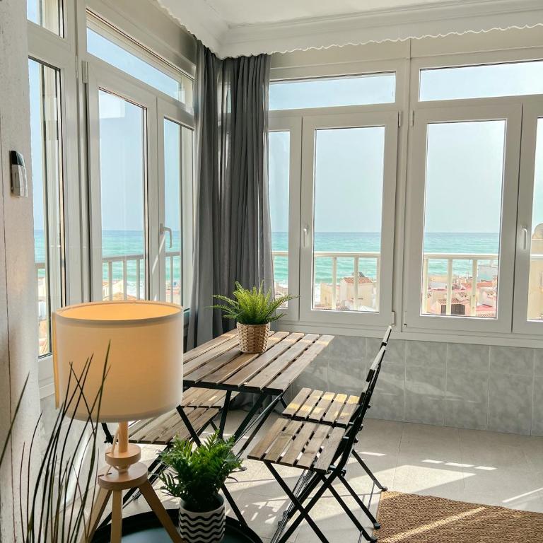 Beautiful sea views apartment Pool & Beach - Studio - 11