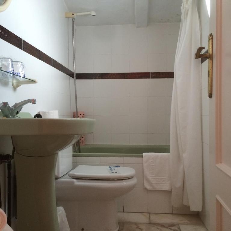 Hotel Hermanos Macias - Habitación Doble - 1 o 2 camas - 11