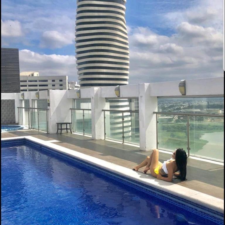 Ecusuites Riverfront l Balcony - One-Bedroom Apartment - 1