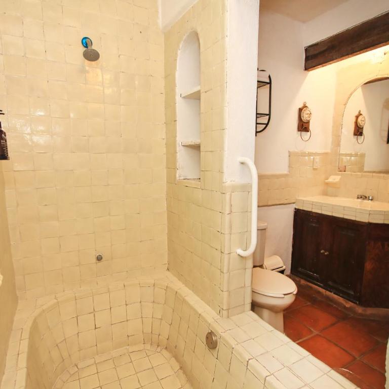 Hotel Real Guanajuato - Standard Room - 5
