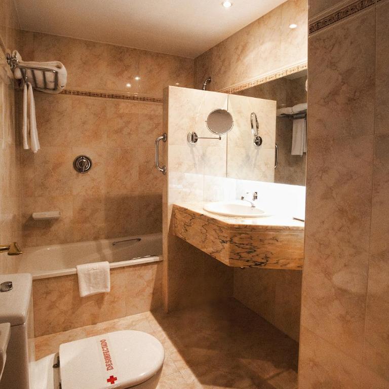 Hotel Albret - Habitación Familiar (2 adultos y 2 niños) - 2