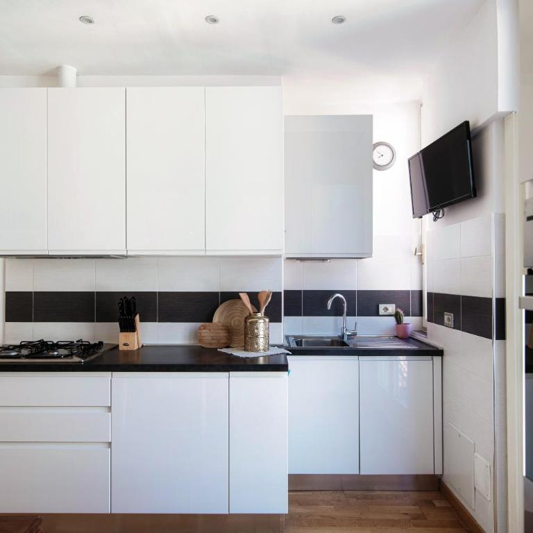[ANNA's HOME] super cozy flat, with a/c, high speed wifi, near the lake and public transport - Appartamento con 1 Camera da Letto - 17