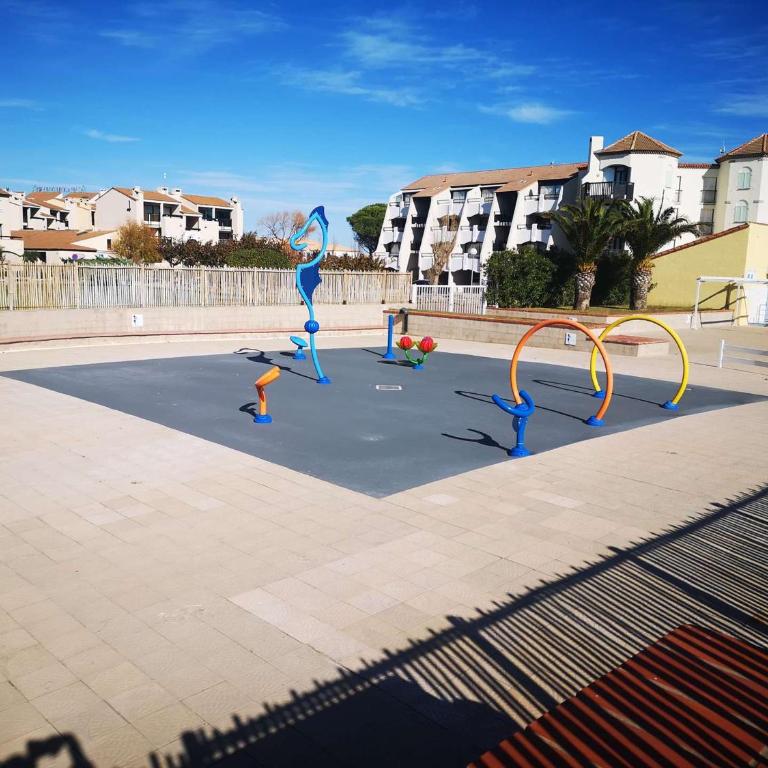 Appartement T2 avec Terrasse et Piscine, Parking Privé, Espace Aquatique - Le Barcarès - FR-1-195-22 - Apartment (4 Erwachsene) - 2