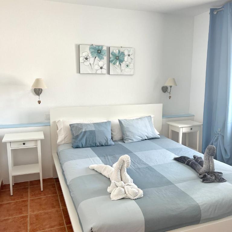 Lovely Apartment near the BEACH with POOL & WiFi - One-Bedroom Apartment - 13