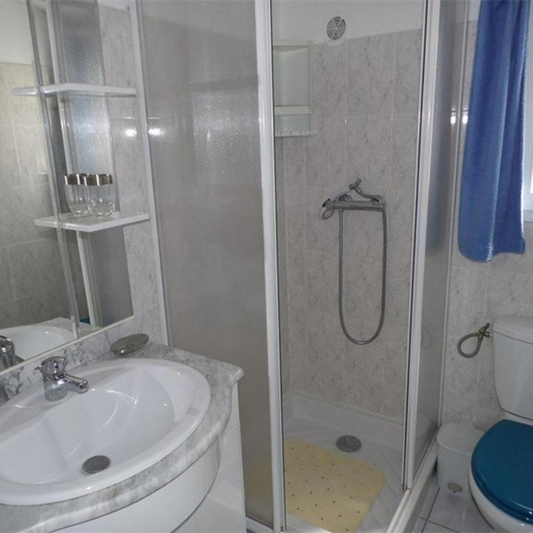 Maison mitoyenne duplex avec terrasse, garage et parking, proche plage, équipée pour 4 à 6 personnes - FR-1-326-385 - Maison de Vacances - 6