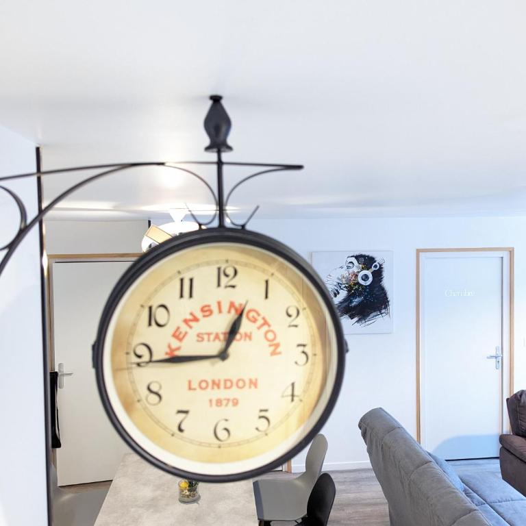 Beau-Jean, Un Cocon Sympa 5 min à Pied du Centre-Ville, Parking Privé, à 10 min du CHU - Appartement Supérieur - 18