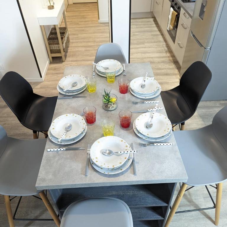 Beau-Jean, Un Cocon Sympa 5 min à Pied du Centre-Ville, Parking Privé, à 10 min du CHU - Appartement Supérieur - 29