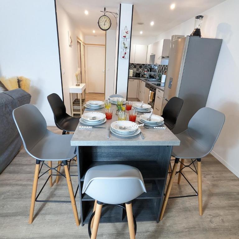 Beau-Jean, Un Cocon Sympa 5 min à Pied du Centre-Ville, Parking Privé, à 10 min du CHU - Appartement Supérieur - 38