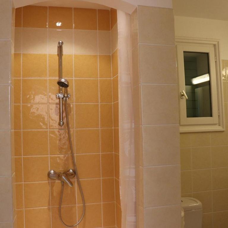 Villa de charme en pinède, 4 chambres climatisées, accès direct plage - FR-1-100-209 - Villa - 30