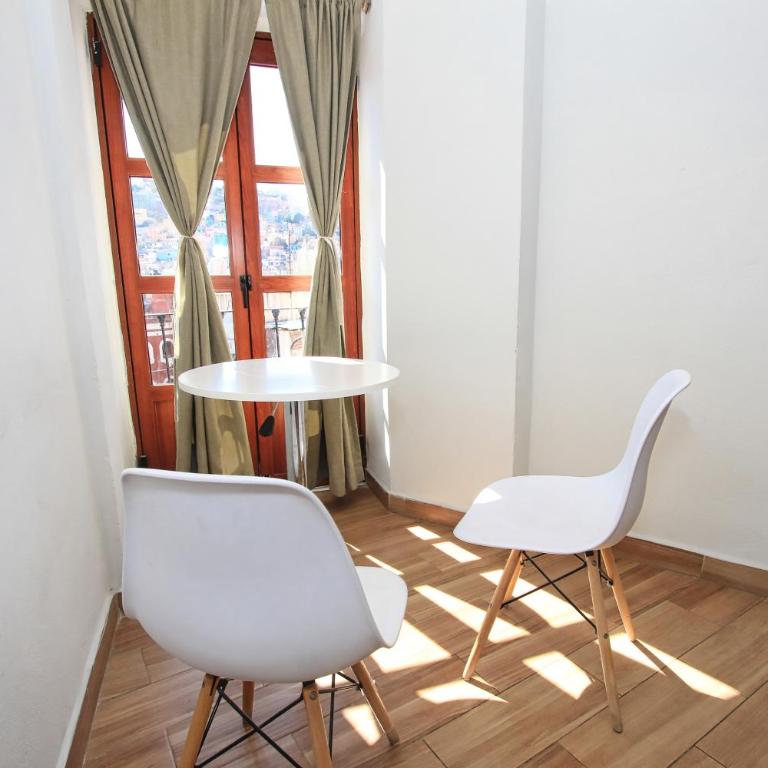 Hotel Grand Guanajuato - Queen Suite with City View - 5