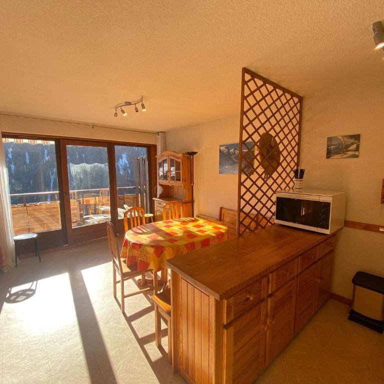 Appartement panoramique avec balcon pour 6 personnes - FR-1-198-252 - Appartement - 2