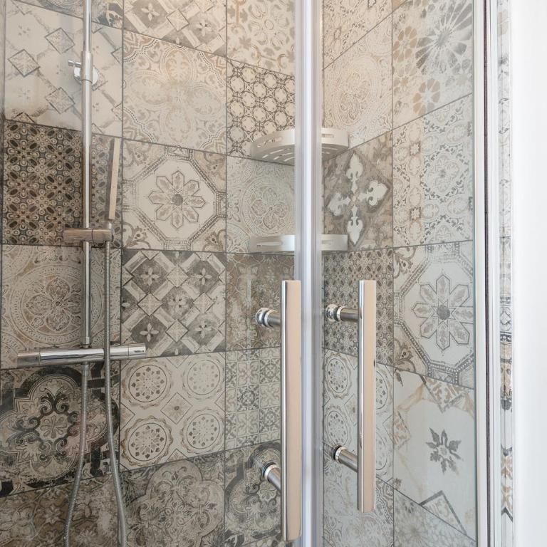 Annamaria - Central Station Charming accommodation - Two-Bedroom Apartment - 11