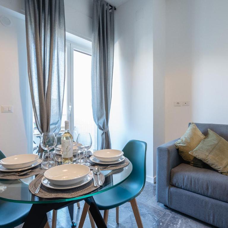 Annamaria - Central Station Charming accommodation - Two-Bedroom Apartment - 14