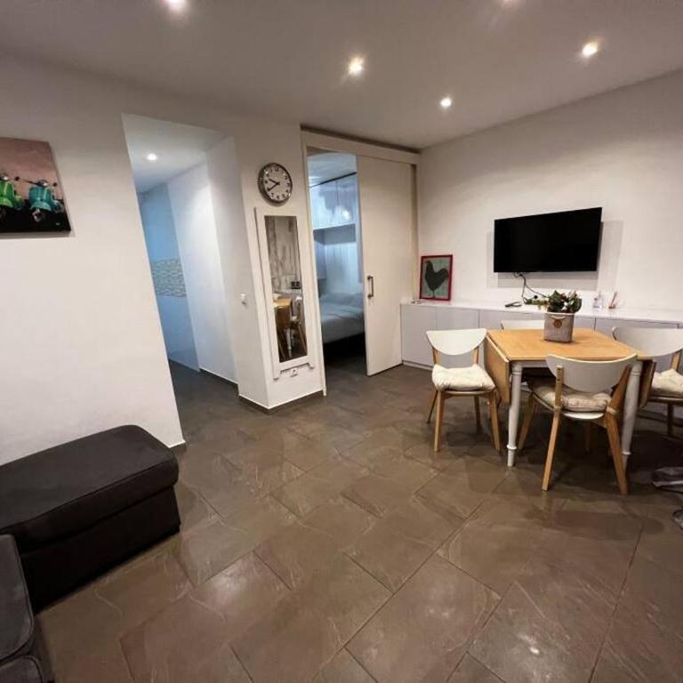 Great apartment close to plaza de Torres - One-Bedroom Apartment - 6