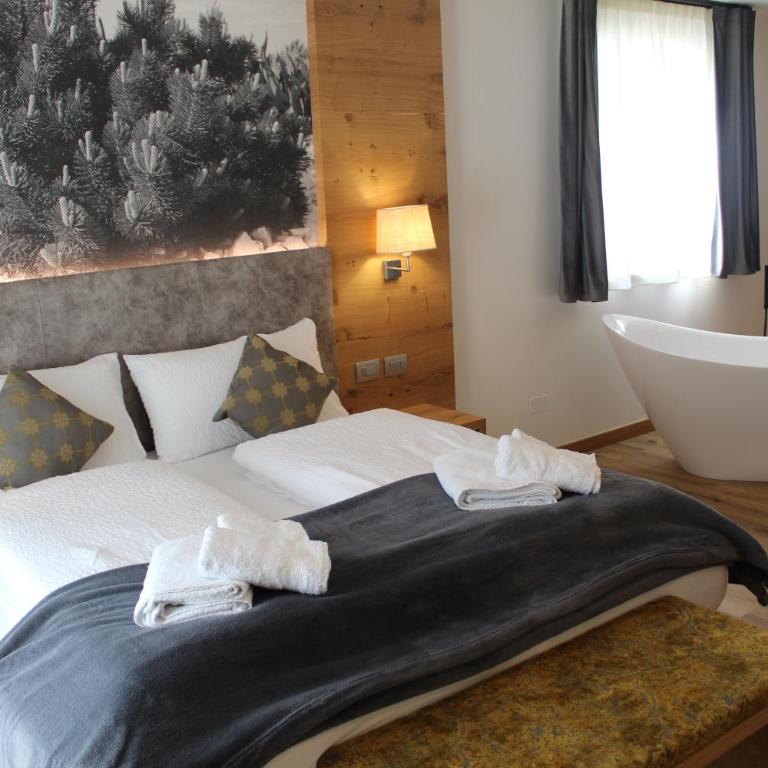 B&B Relais Dolomiti - Camera Superior Matrimoniale/Doppia con Letti Singoli con Vista Lago - 5