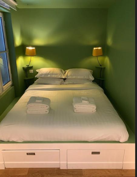 Midoon guest - DUPLEX D'ARCHITECT PARIS 10ème - Chambre Quadruple en Duplex - 16