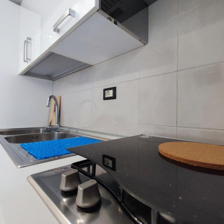 La dimora nel sottano alla strada - One-Bedroom House - 12