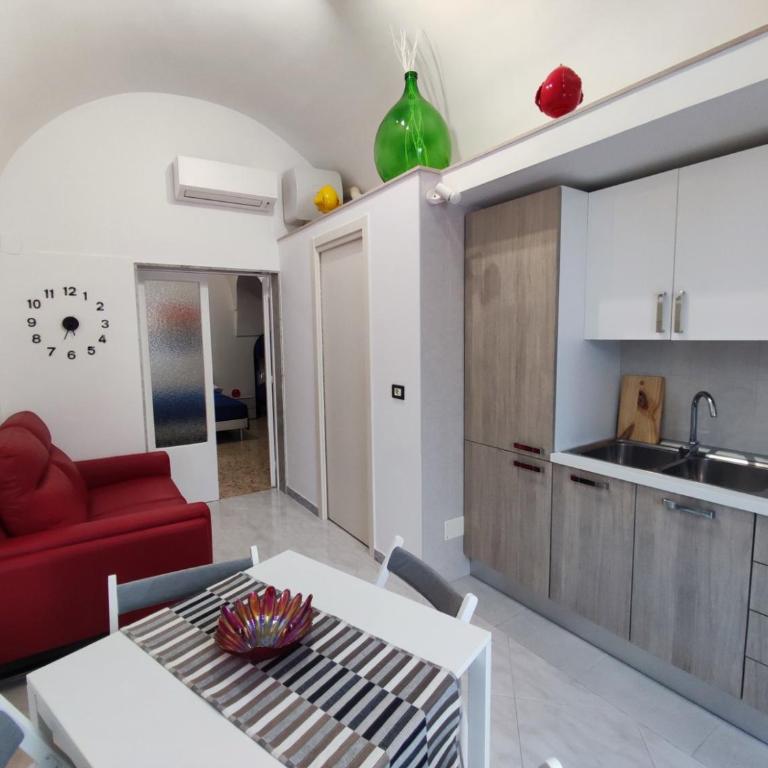 La dimora nel sottano alla strada - One-Bedroom House - 1