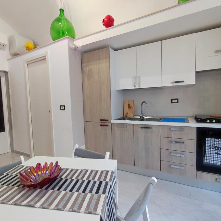 La dimora nel sottano alla strada - One-Bedroom House - 15