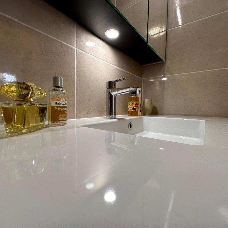 Super Flat, Garden. Bnbrickeys - Two-Bedroom Apartment - 26