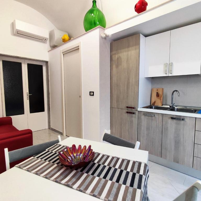 La dimora nel sottano alla strada - One-Bedroom House - 16