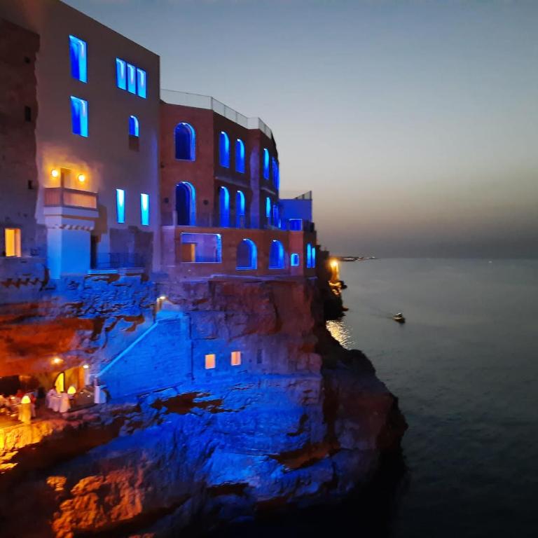 La dimora nel sottano alla strada - One-Bedroom House - 32
