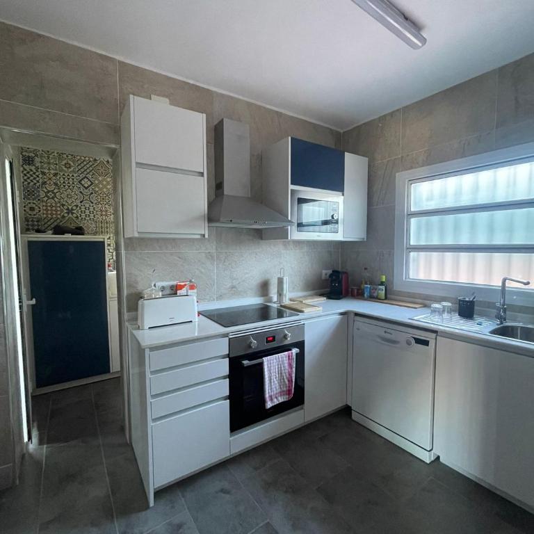 Casa unifamiliar en Calafell - Casa de 4 dormitorios - 8