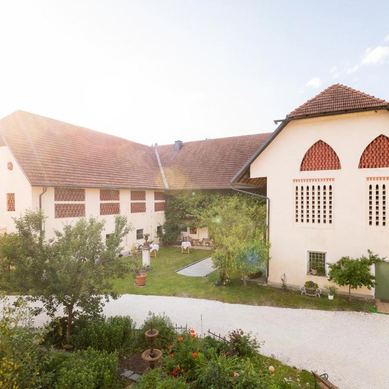 Schlossgut Gundersdorf Biobauernhofurlaub - Großes Doppelzimmer - 8
