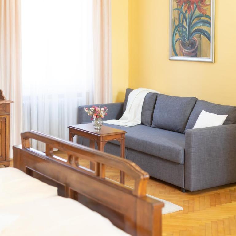 Schlossgut Gundersdorf Biobauernhofurlaub - Großes Doppelzimmer - 7