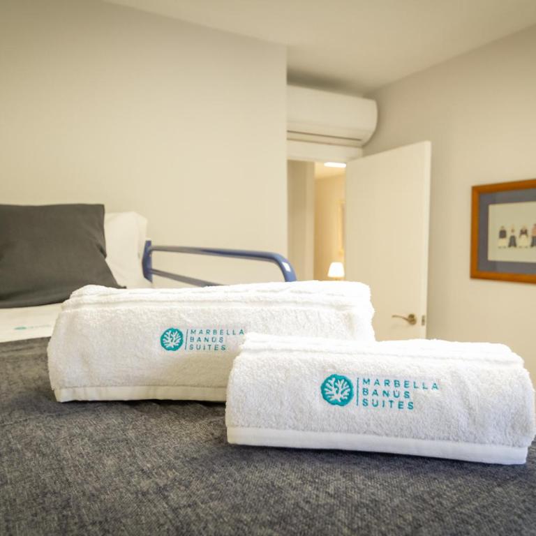MARBELLA BANUS SUITES - Marbella Centre Soriano 56 Suite Apartment - Three-Bedroom Apartment with Balcony - 35