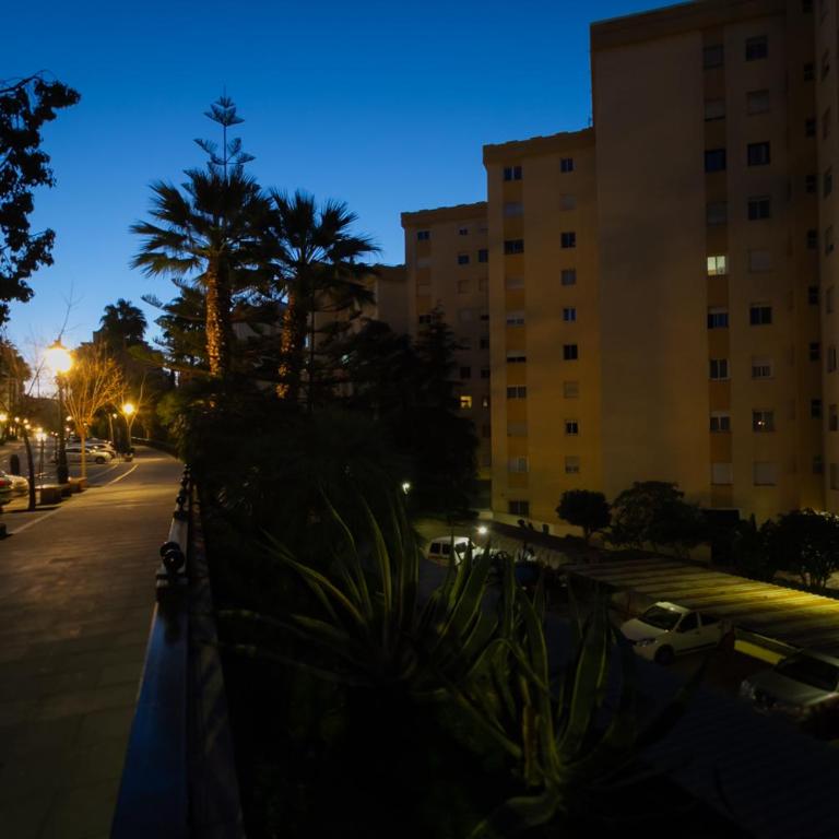 MARBELLA BANUS SUITES - Marbella Centre Soriano 56 Suite Apartment - Three-Bedroom Apartment with Balcony - 52