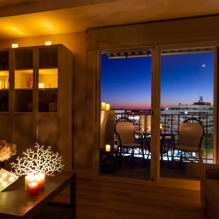 MARBELLA BANUS SUITES - Marbella Centre Soriano 56 Suite Apartment - Three-Bedroom Apartment with Balcony - 11